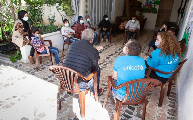 الأطفال يعيلون الأسرة بدلاً من الذهاب إلى المدرسة