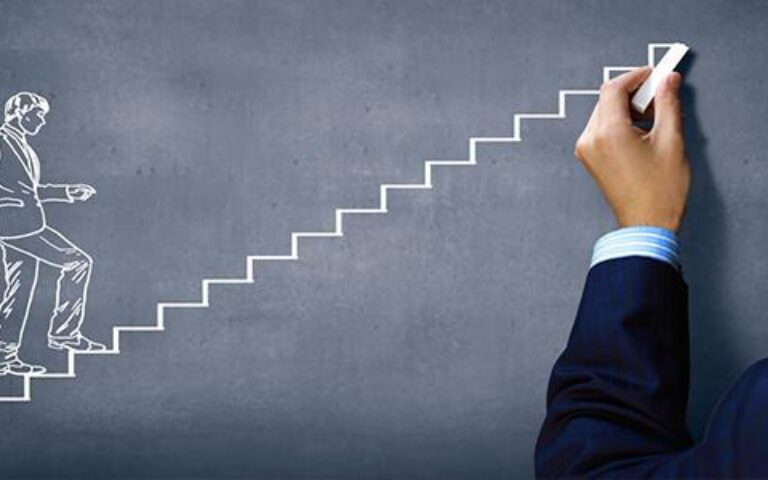 How do we guide our students toward the right career? Discover the secrets of career counseling.