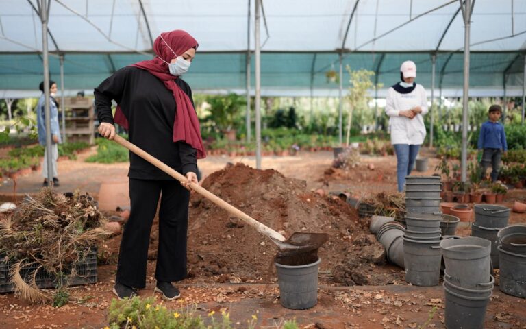 تمكين جيل: تدريب وفرص توليد الدخل الى شباب لبنان