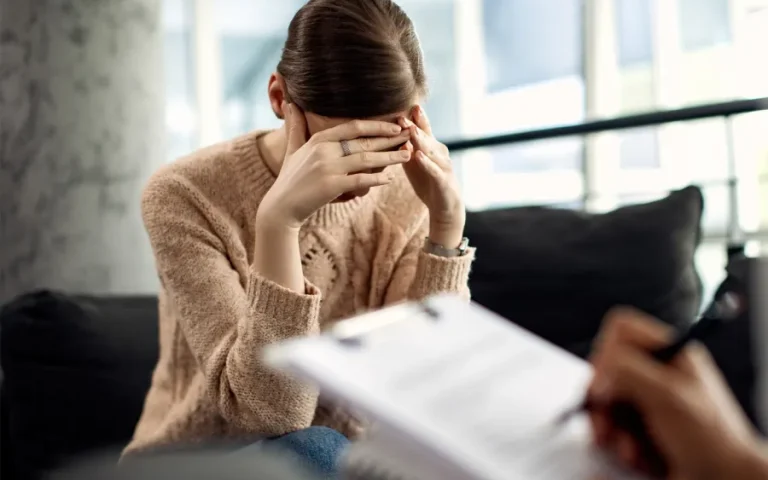 الصحة النفسية للمرأة: لماذا تُهمَل رغم أهميتها؟